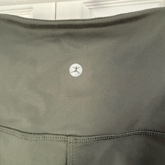 101.  Danskin Sage Green Leggings Size XL - Picture 4 of 7